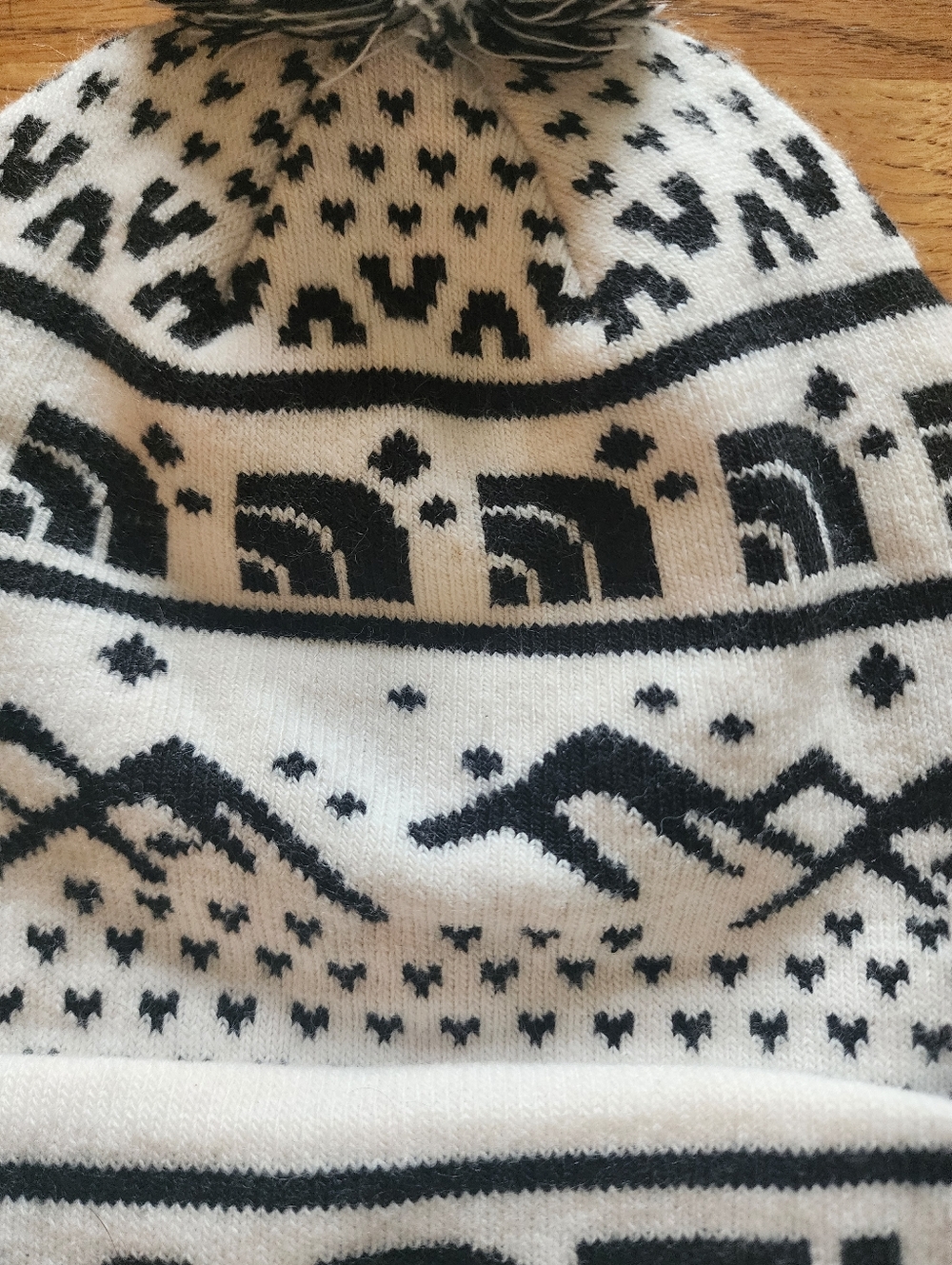 The North Face Unisex Cold Weather Outerwear Logo Beanie with PomPom One Size OS - Picture 3 of 8